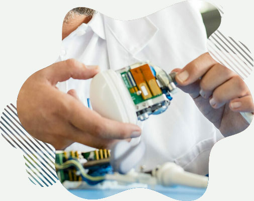 photo d'un technicien réparateur de sondes 4D