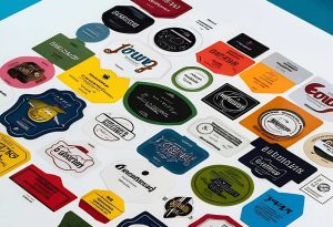 planches et rouleaux étiquettes adhésives personnalisées